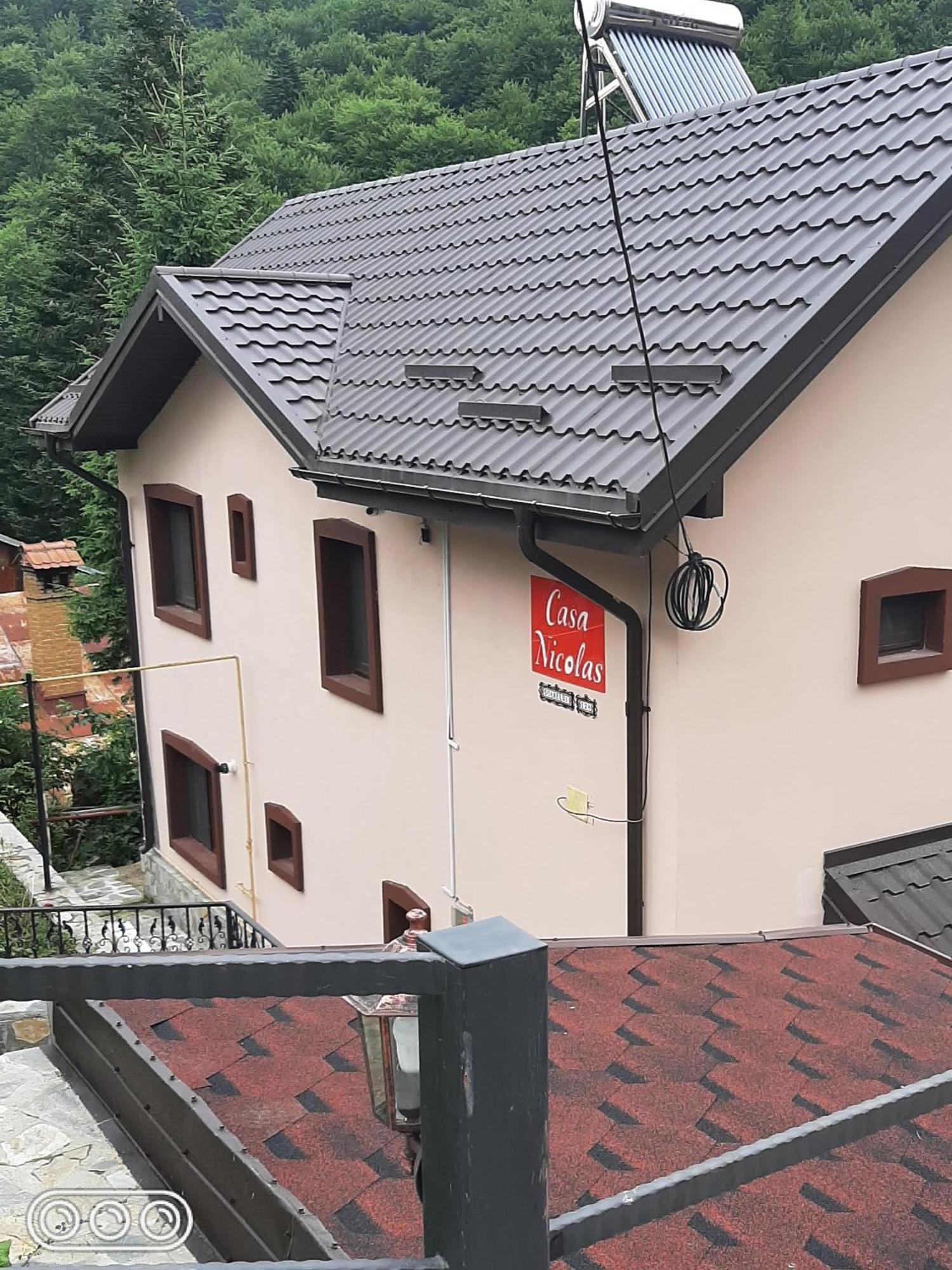 Casa Nicolas Буштені Екстер'єр фото