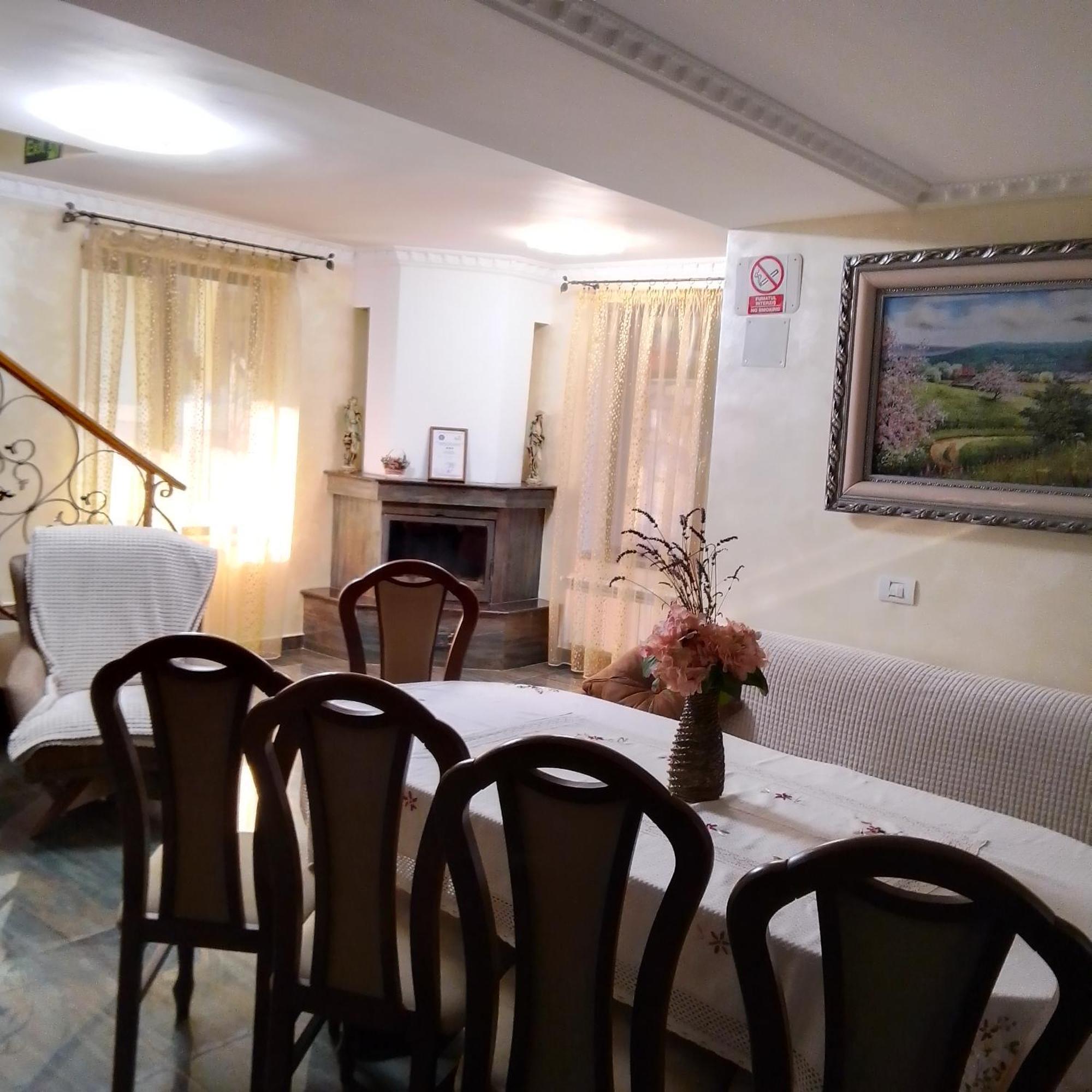 Casa Nicolas Буштені Екстер'єр фото