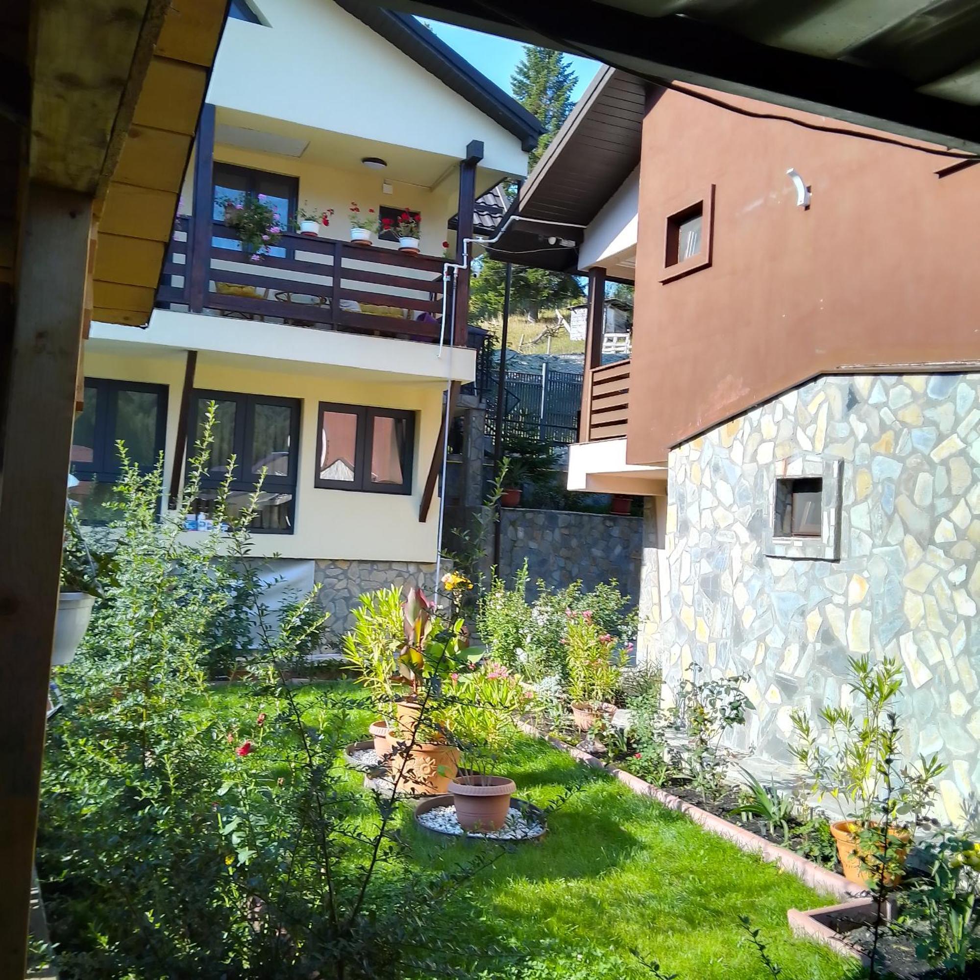 Casa Nicolas Буштені Екстер'єр фото